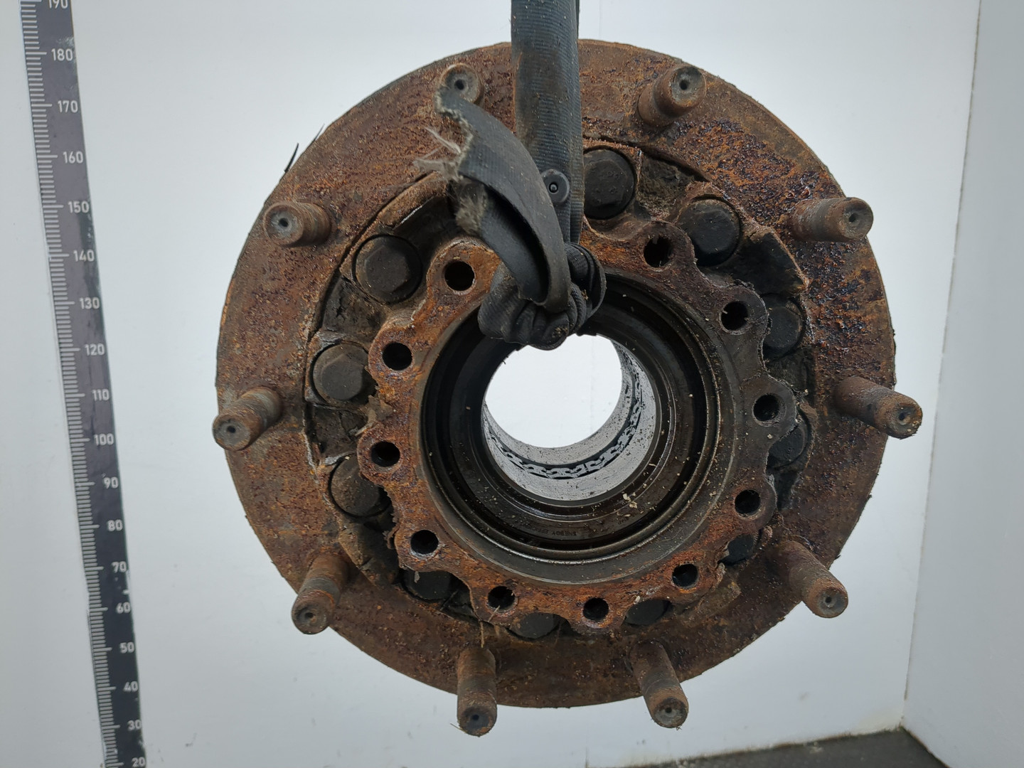 Кулак поворотный задний правый