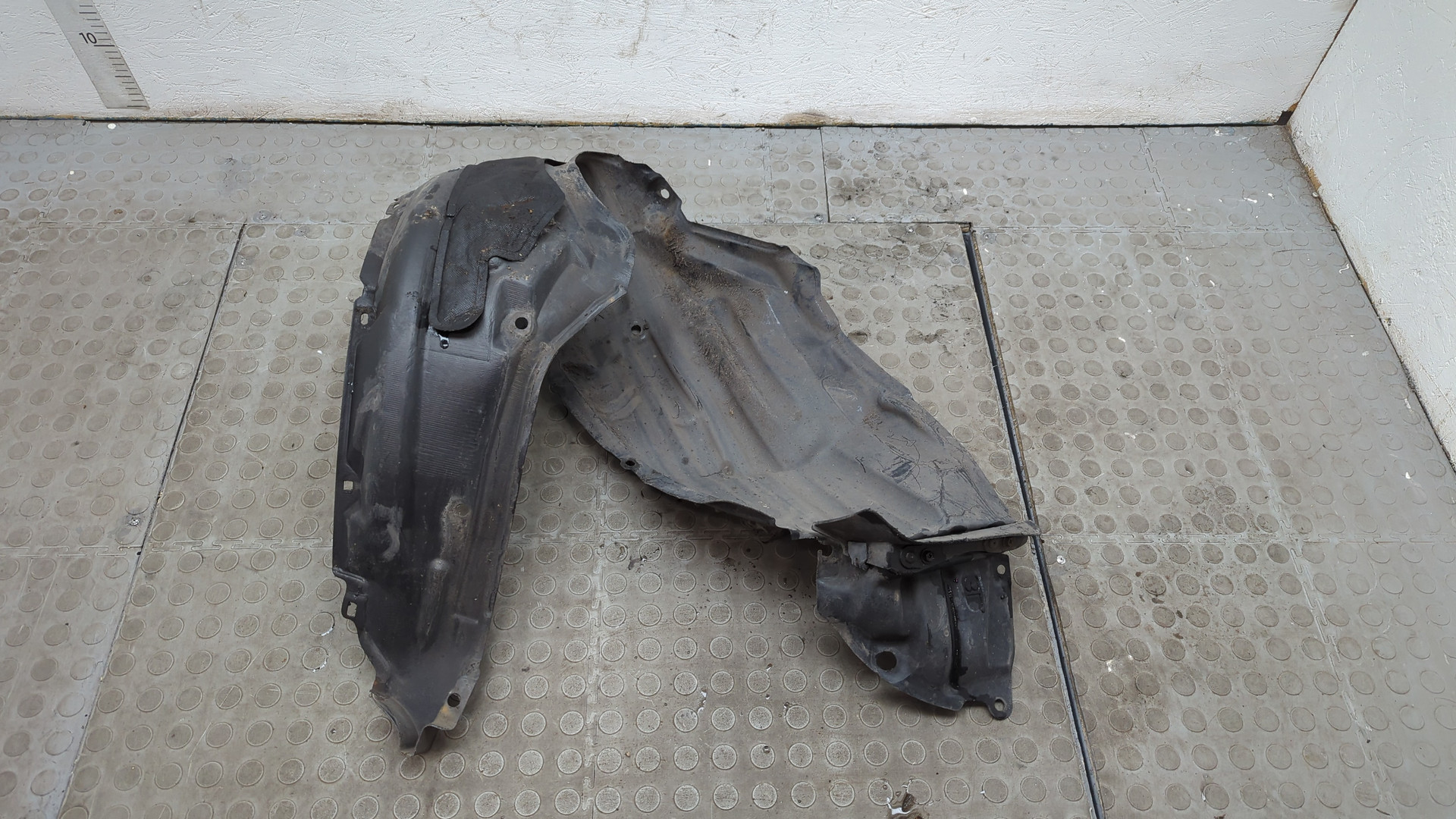 Локер передний левый