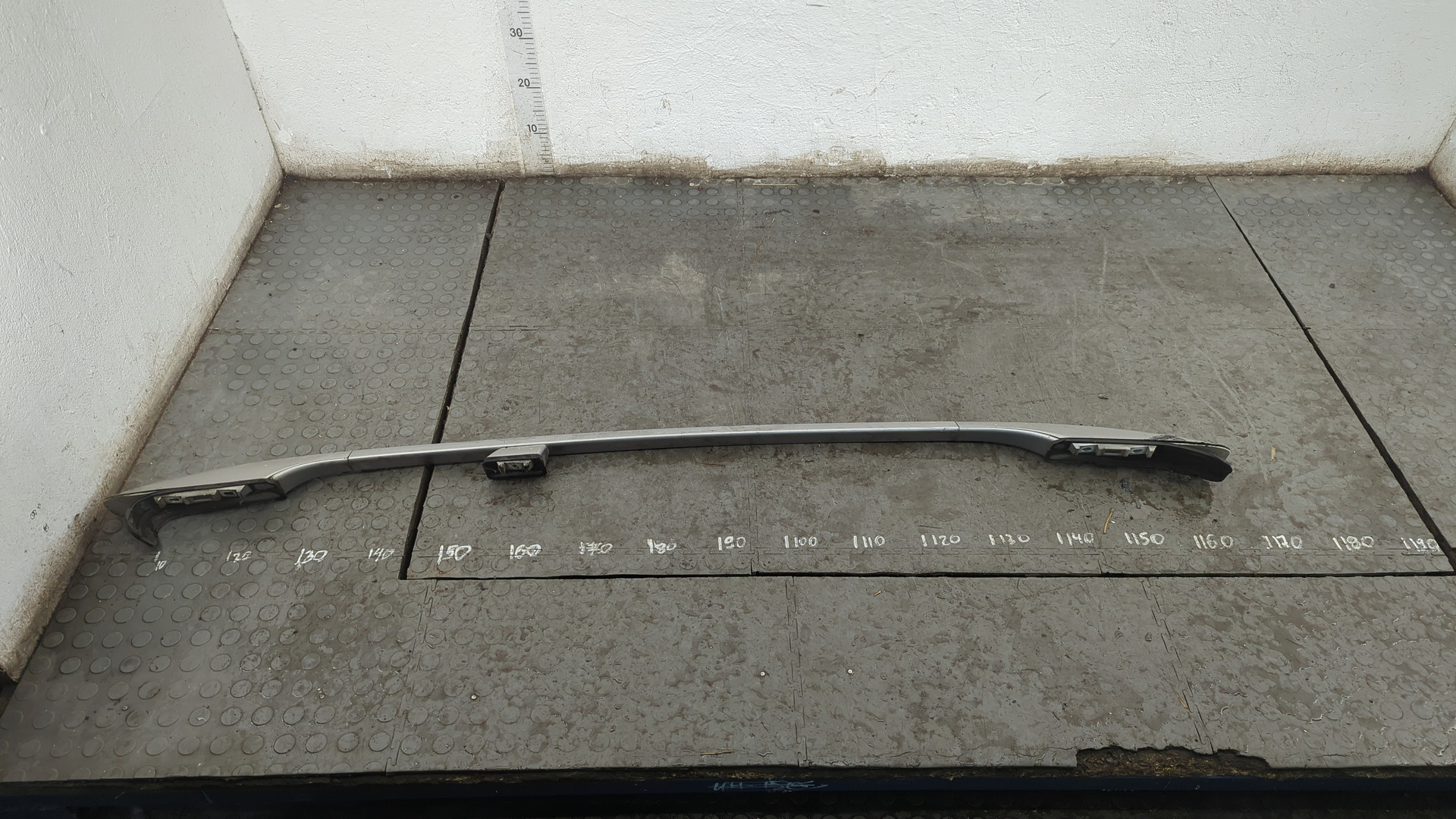 Рейлинг (релинг) правый (планка на крышу)