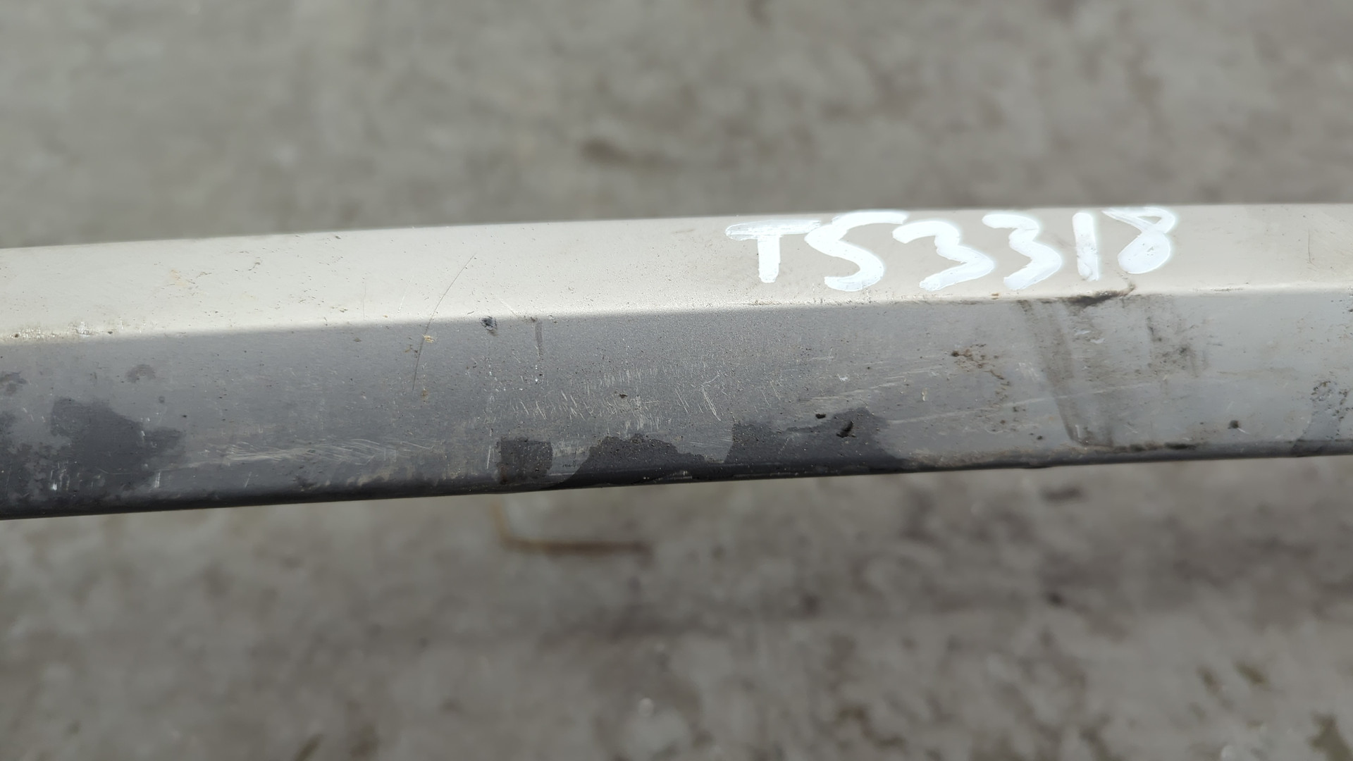 Рейлинг (релинг) правый (планка на крышу)