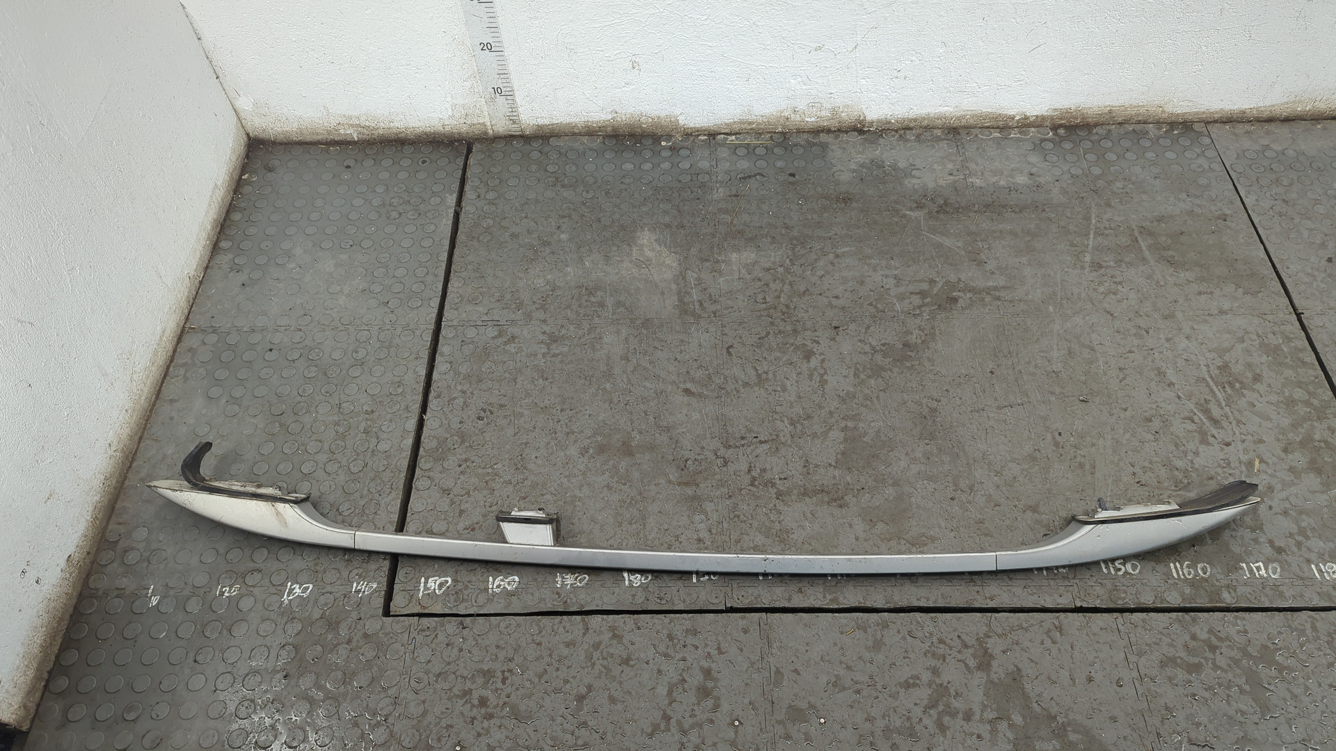 Рейлинг (релинг) правый (планка на крышу)