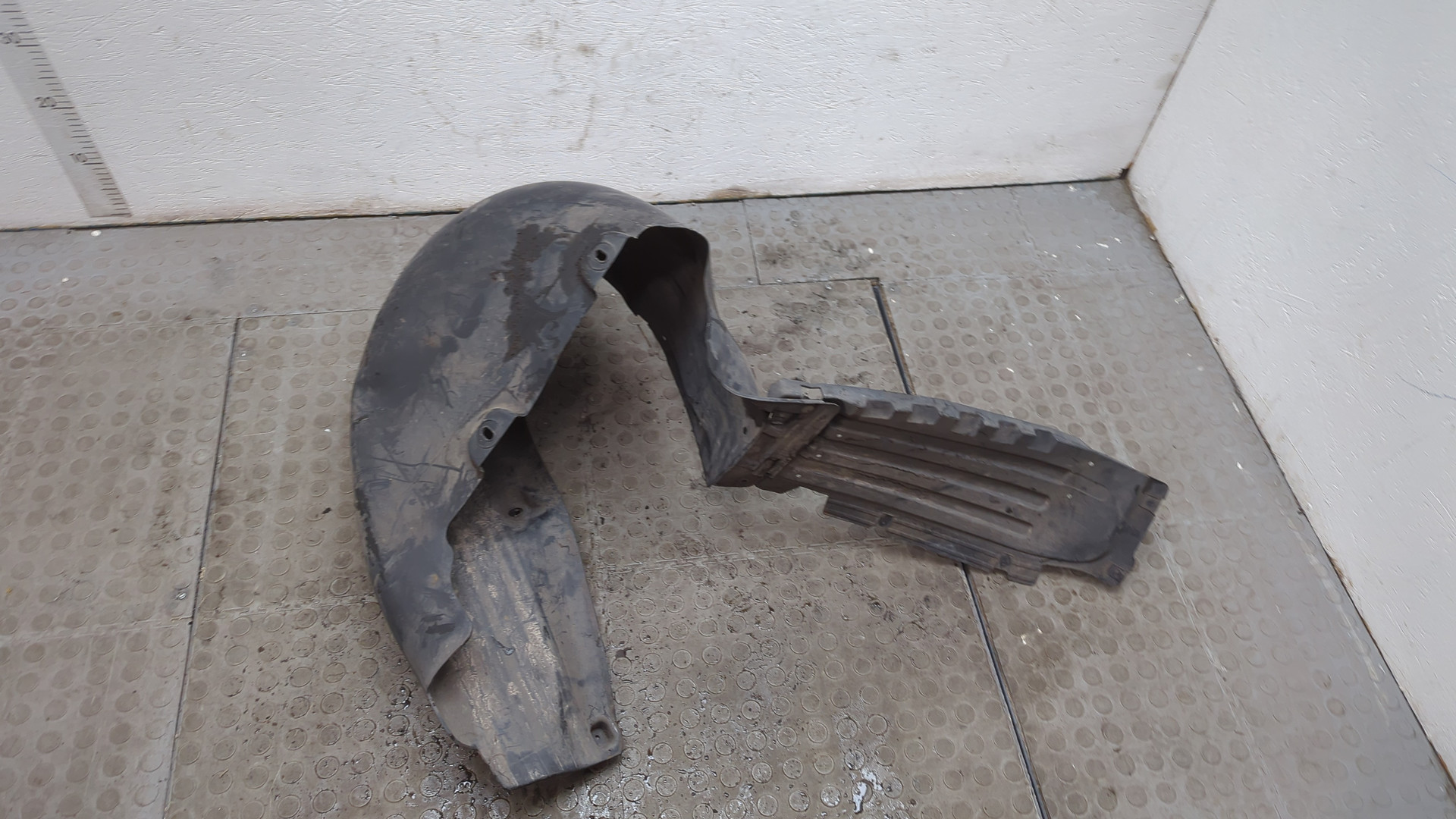 Локер передний левый