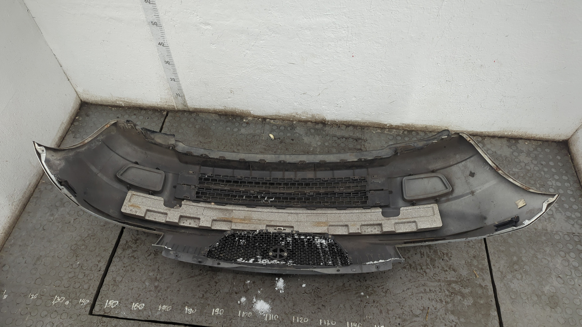 Бампер передний