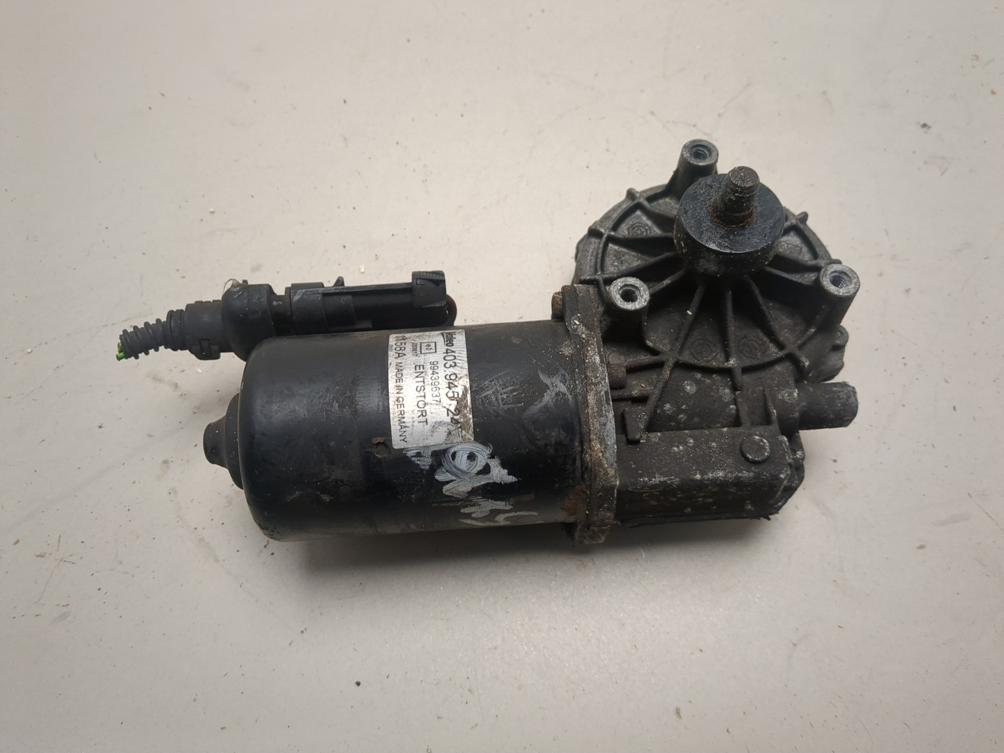 Моторчик стеклоочистителя передний