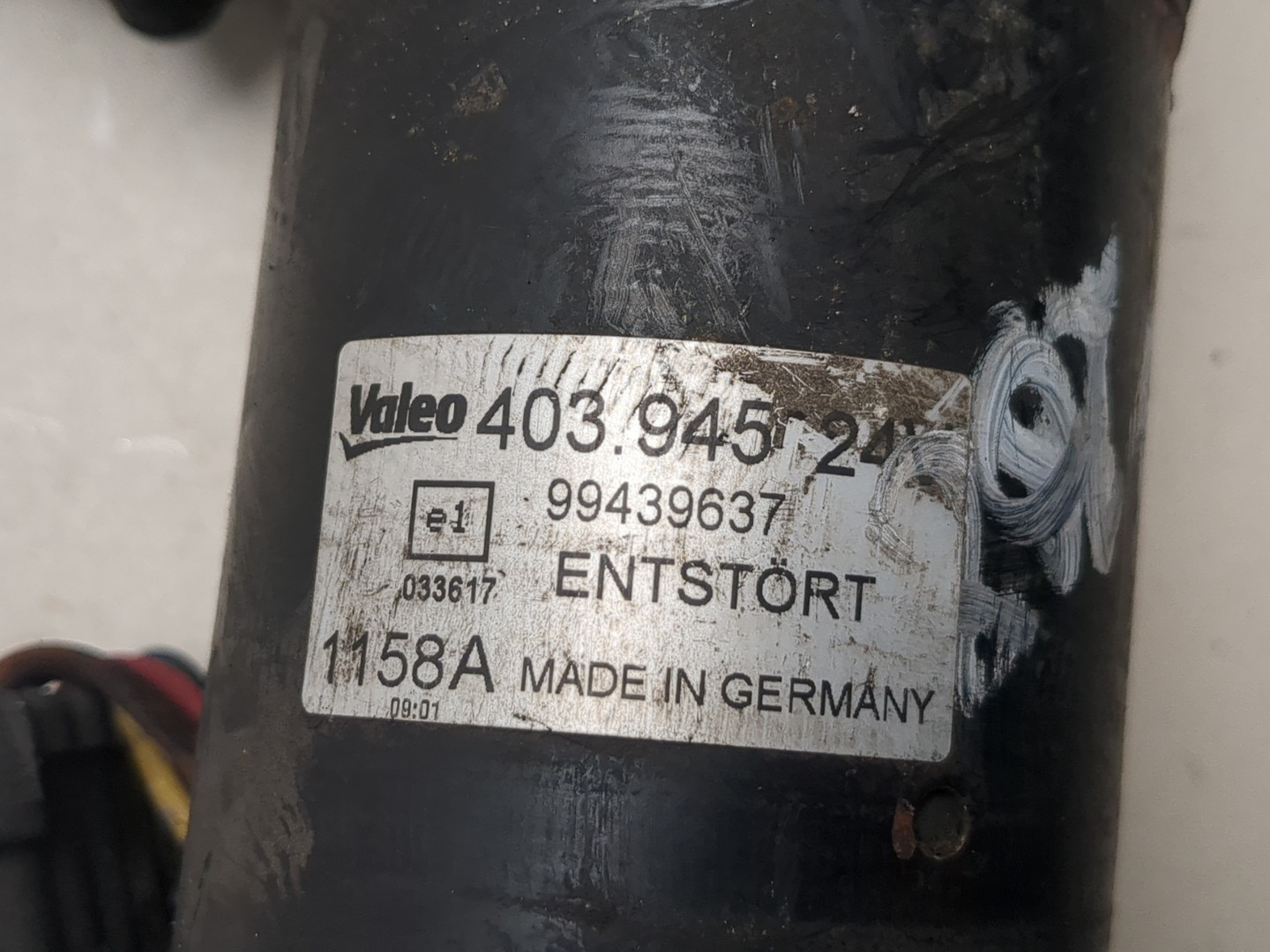 Моторчик стеклоочистителя передний