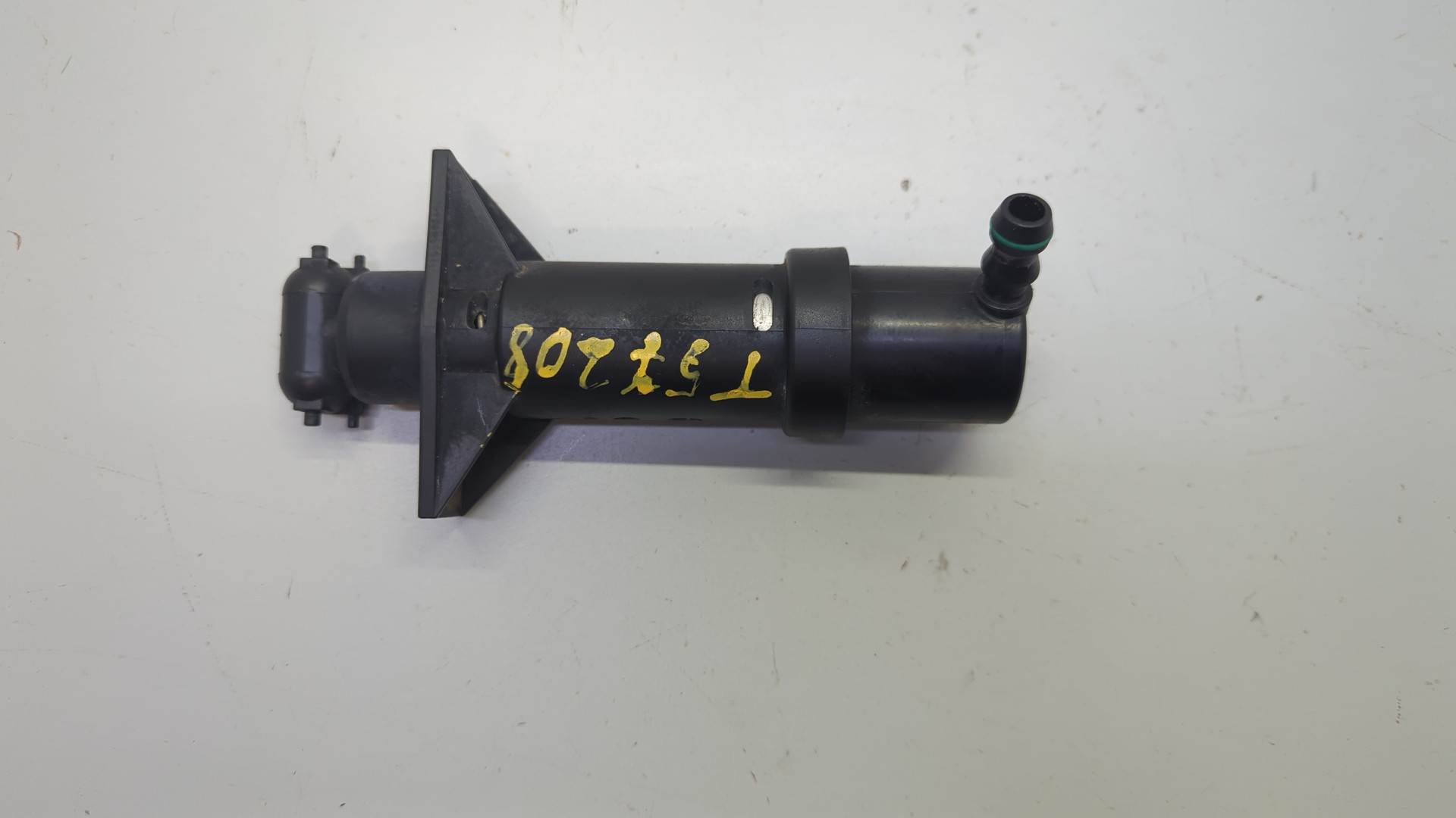 Форсунка омывателя фары