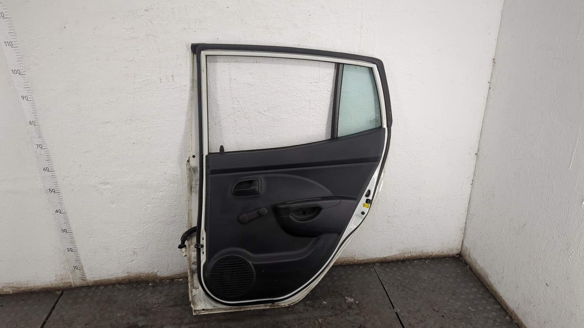 Дверь задняя правая