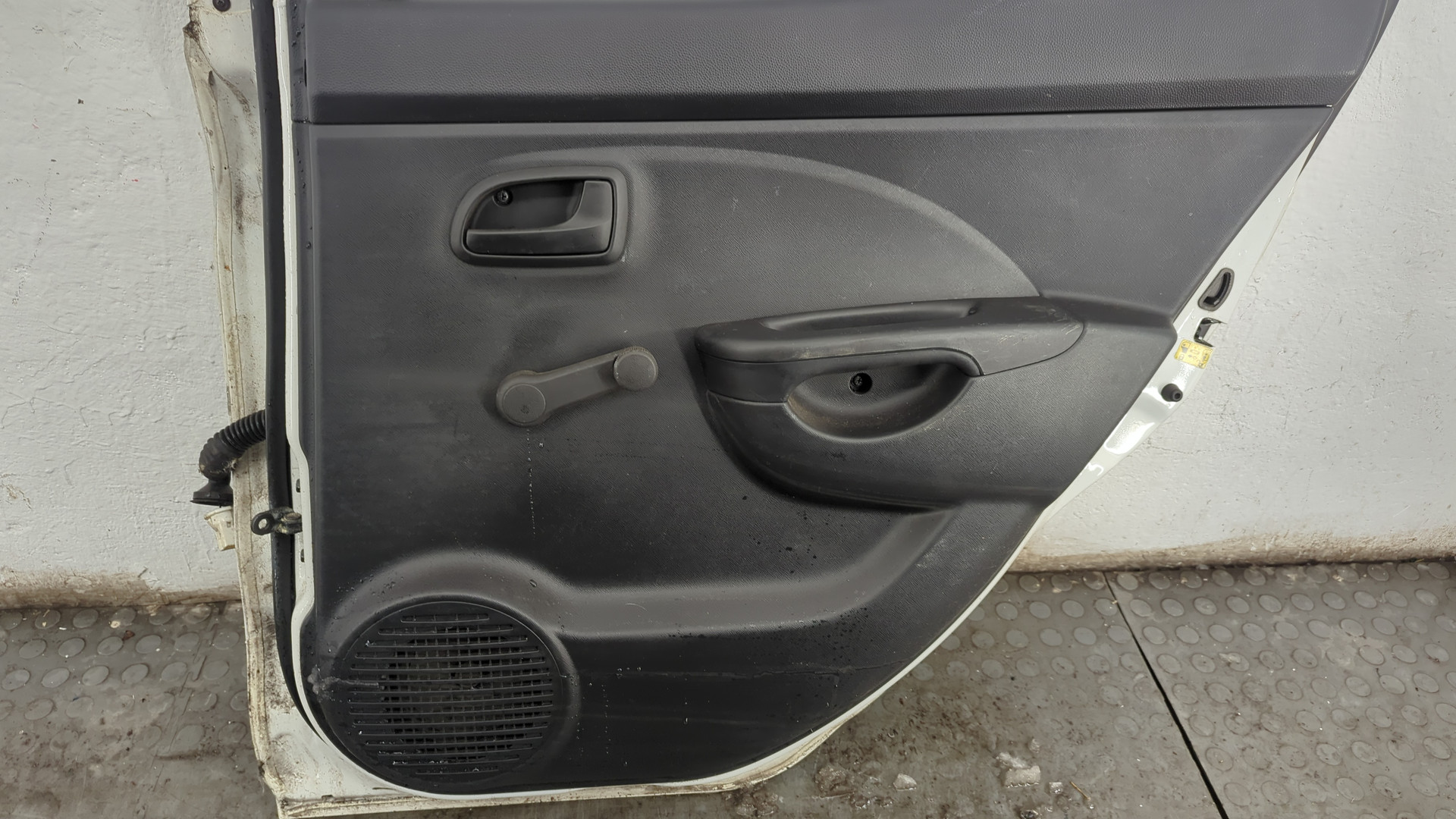 Дверь задняя правая