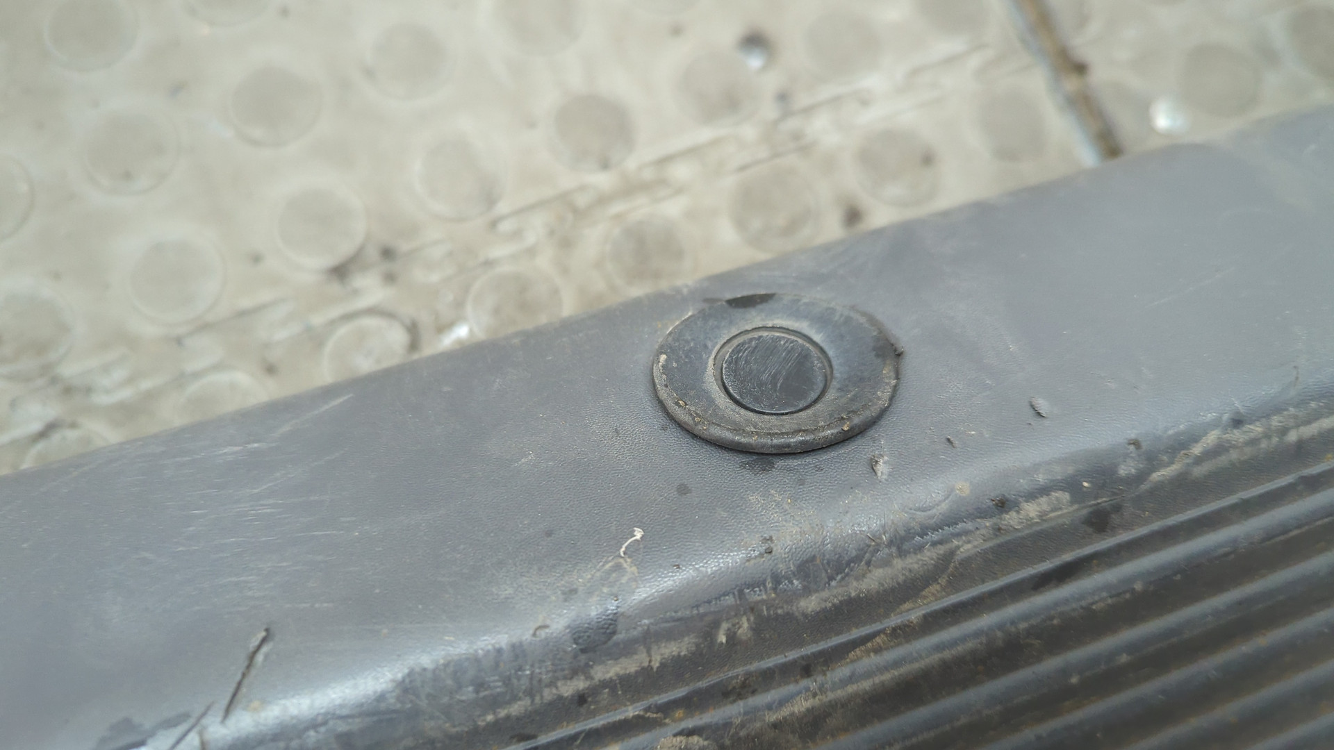 Бампер задний