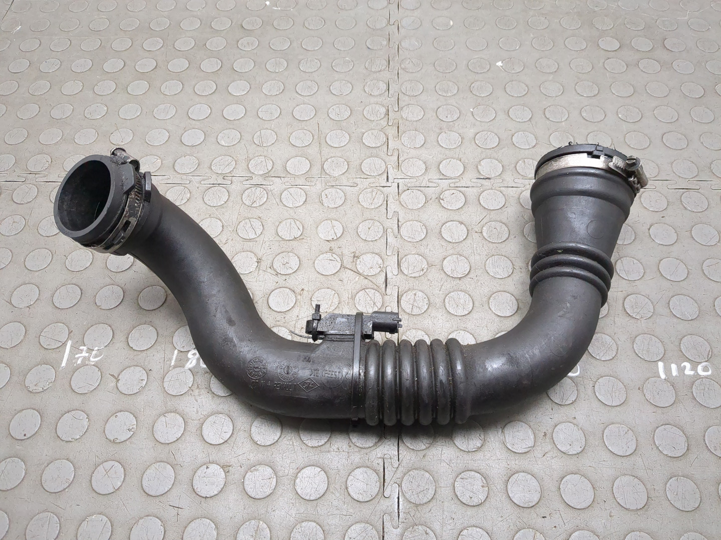 Патрубок интеркулера