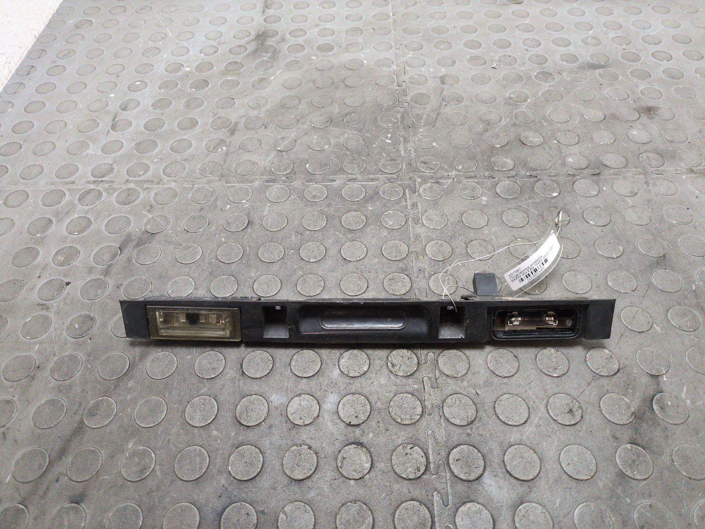 Фонарь подсветки номера