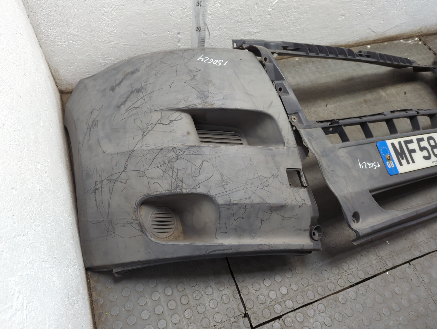 Бампер передний