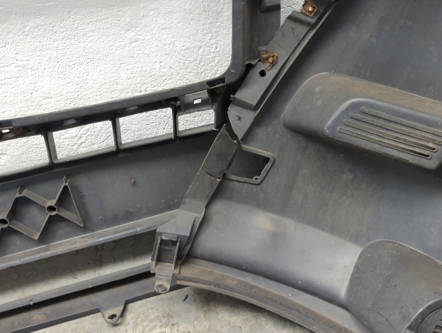 Бампер передний