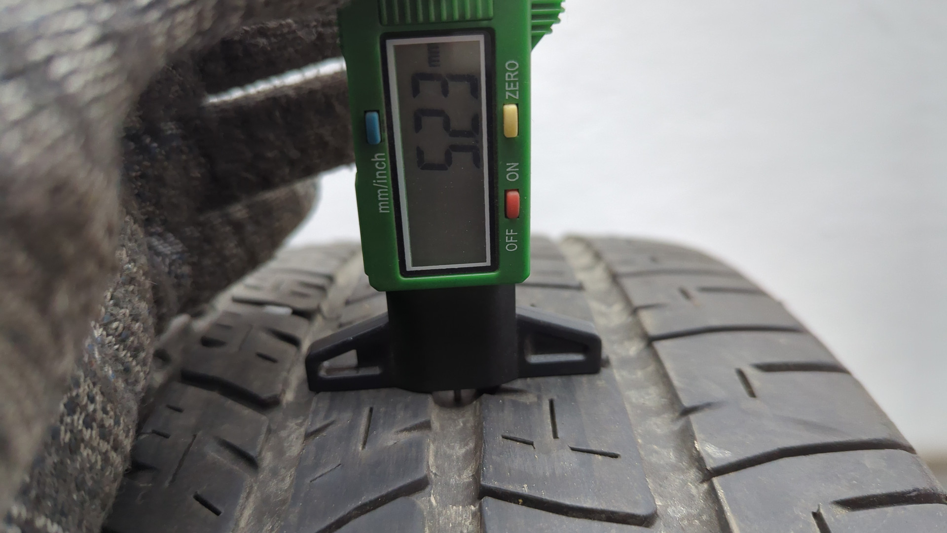 Шины комплект (4 шт.)