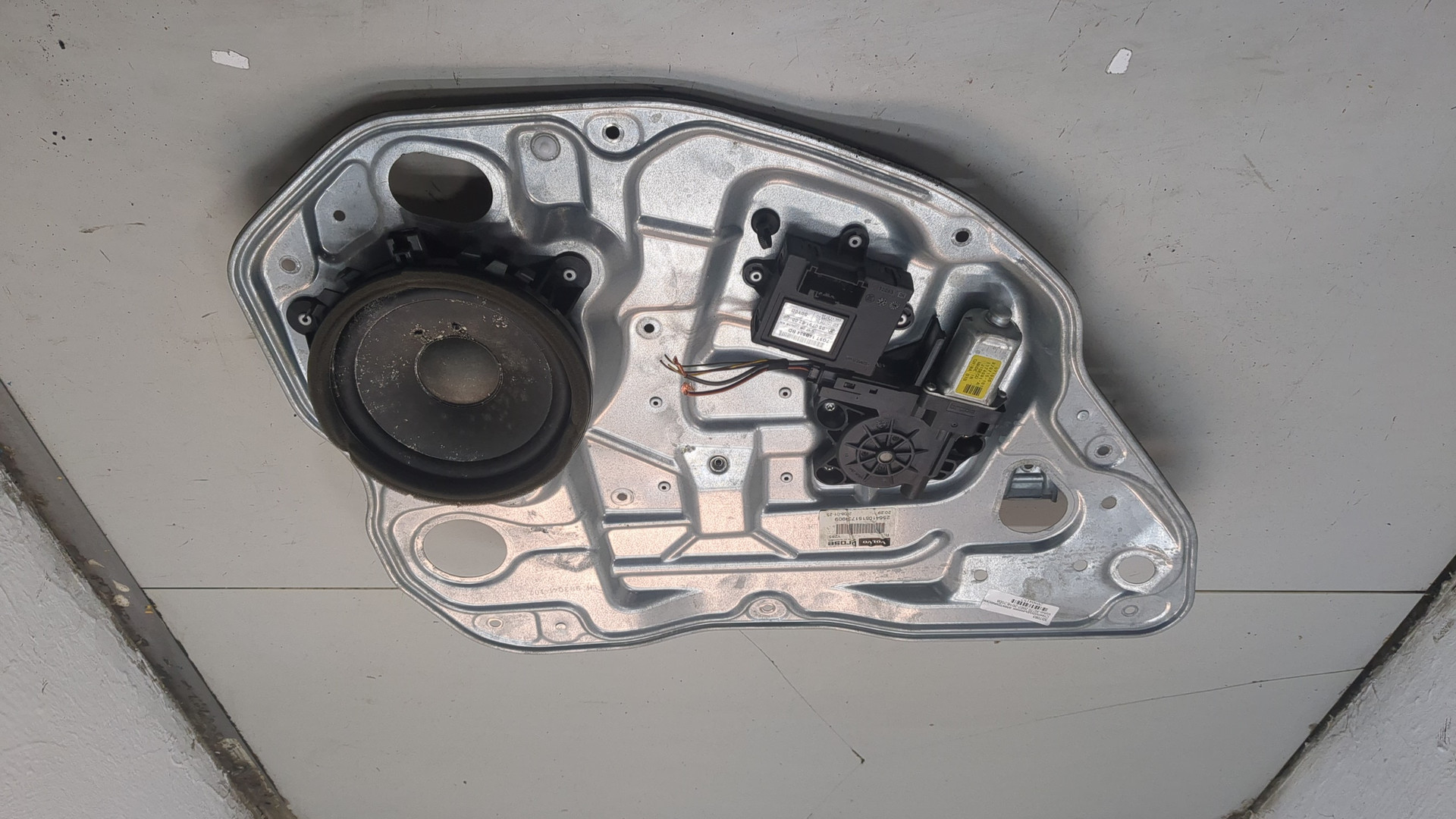 Стеклоподъемник электр. задний левый