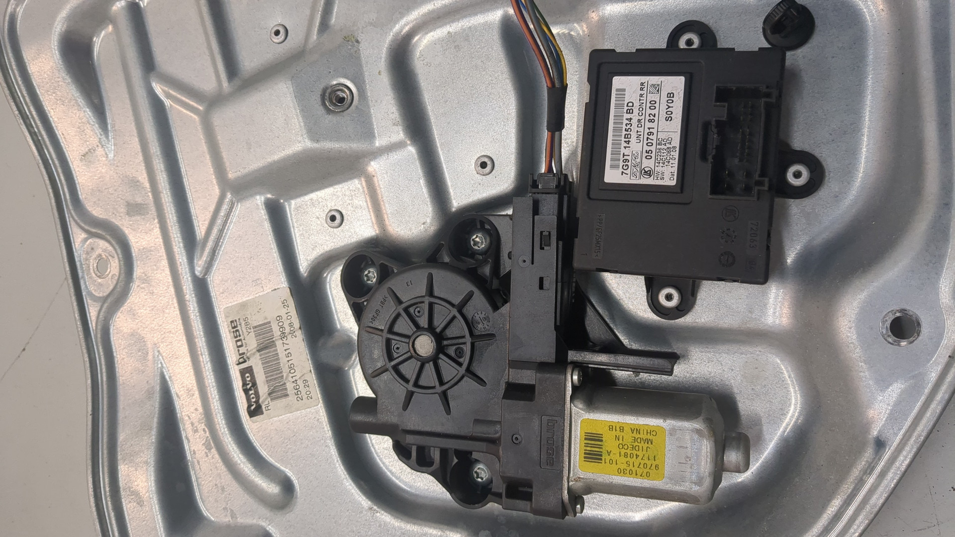 Стеклоподъемник электр. задний левый