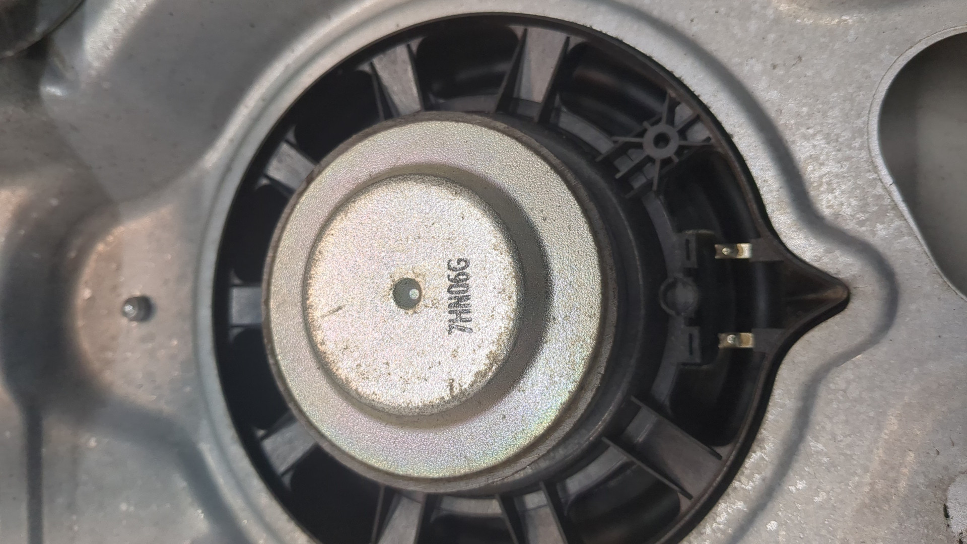 Стеклоподъемник электр. задний левый