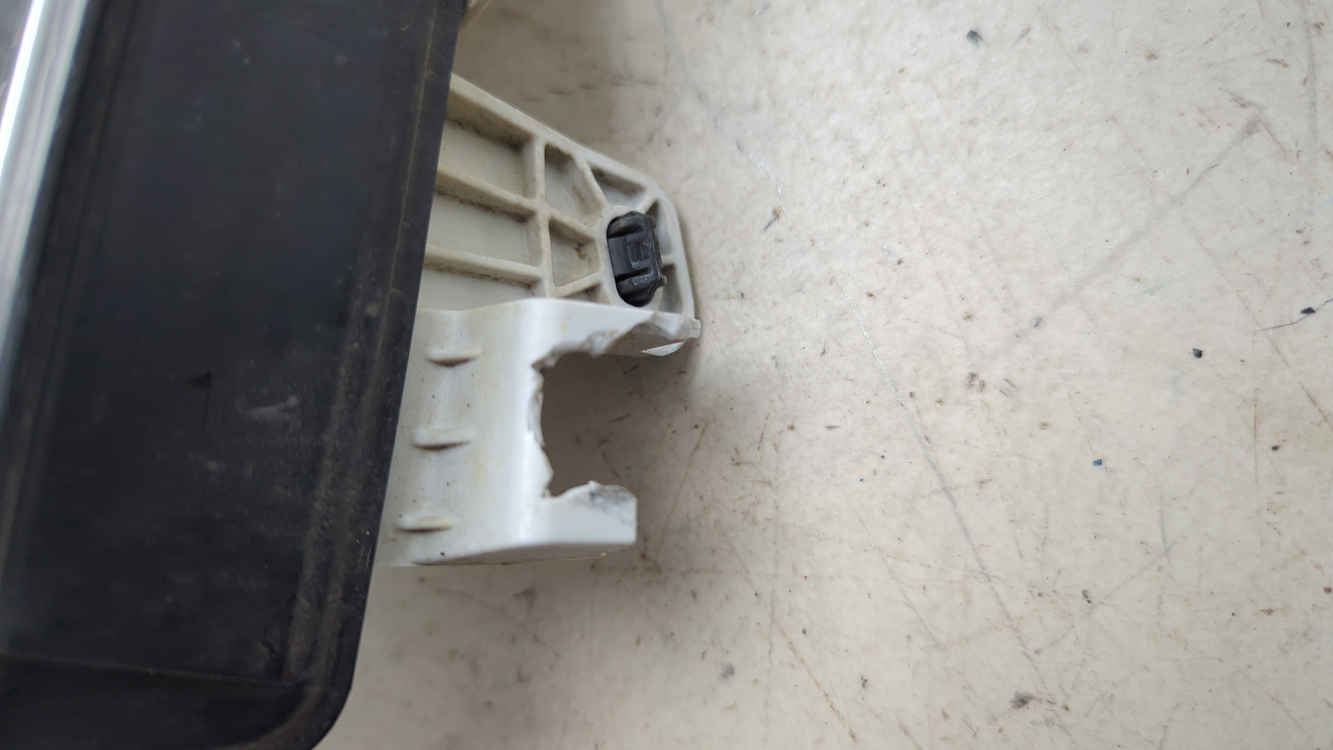 Повторитель на крыло левый