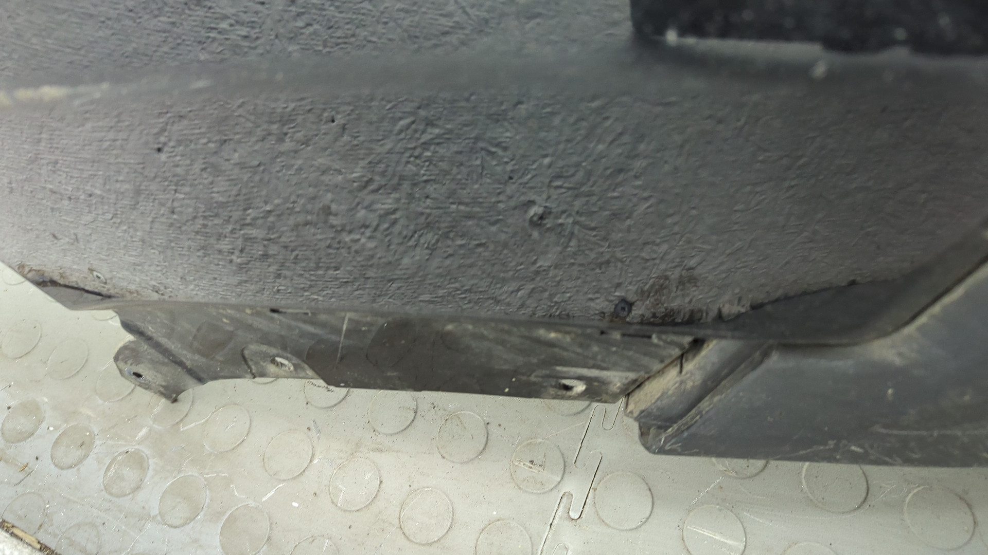 Бампер задний