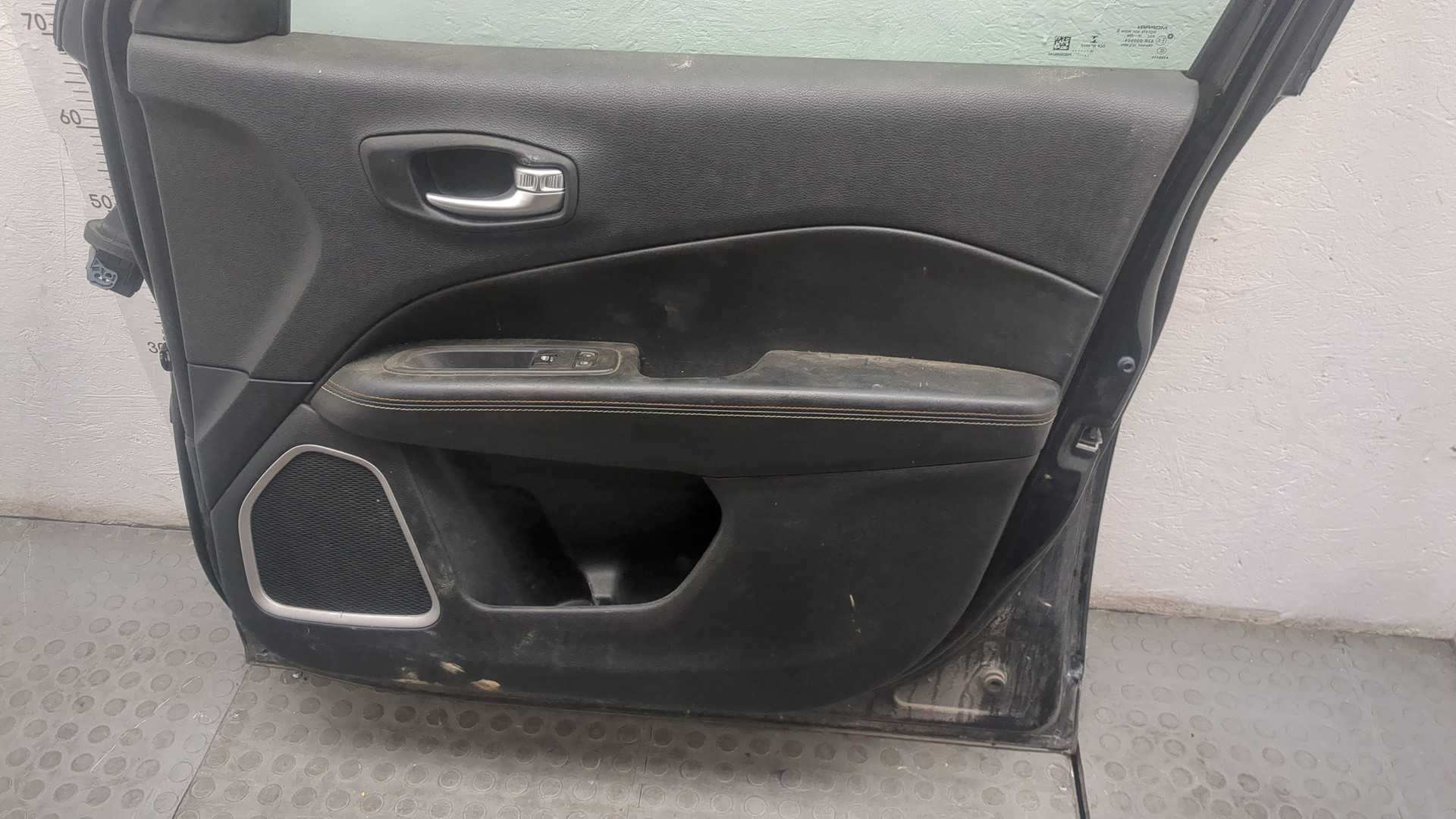 Дверь передняя правая