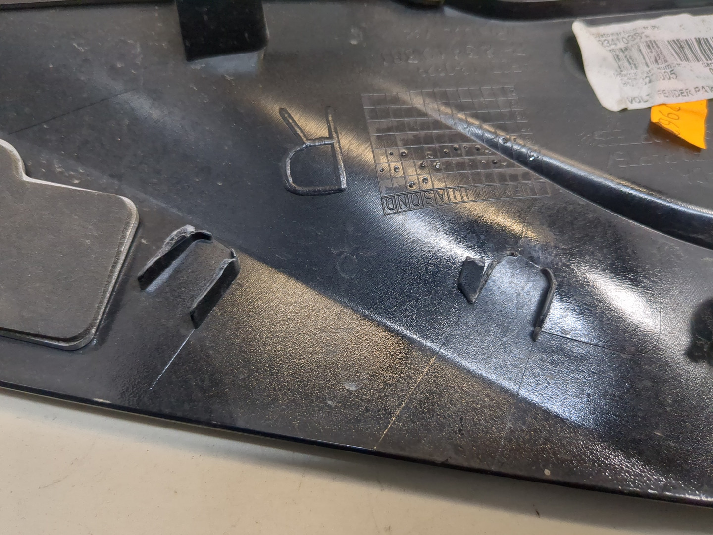 Накладка переднего крыла правого