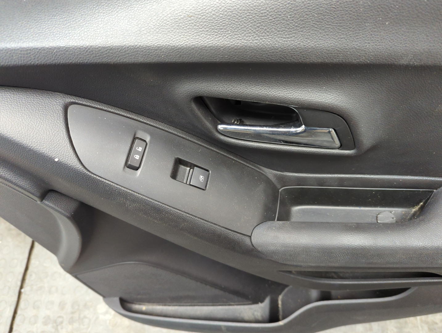 Дверь передняя правая