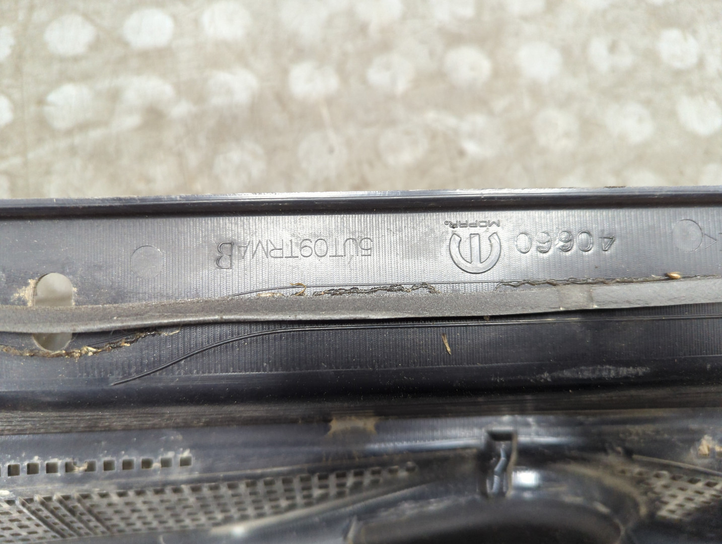 Решетка стеклоочистителей (Жабо)