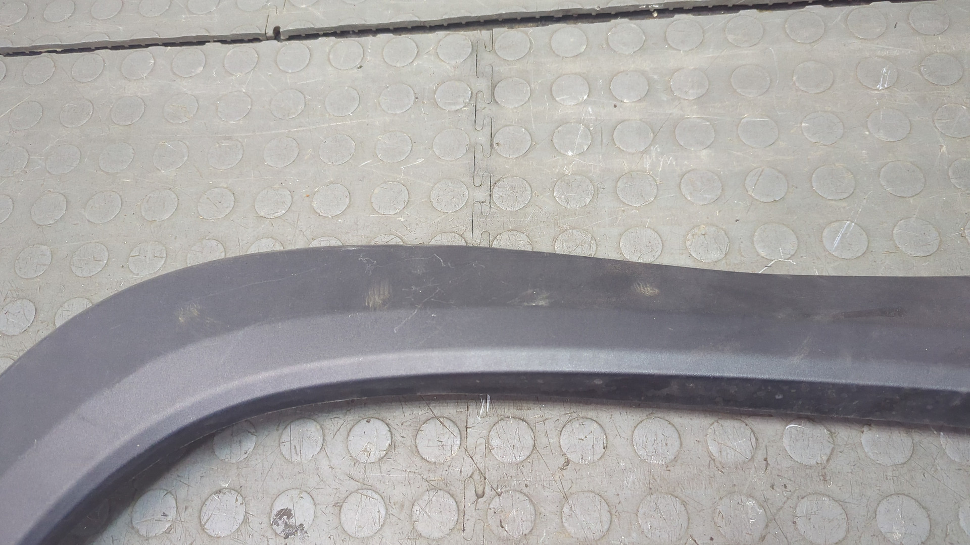 Накладка переднего крыла левого