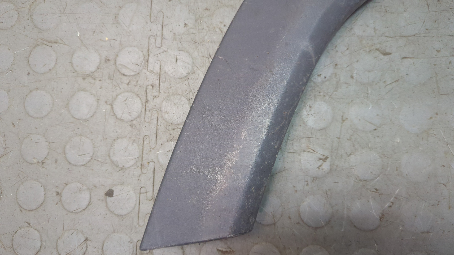 Молдинг заднего крыла правого