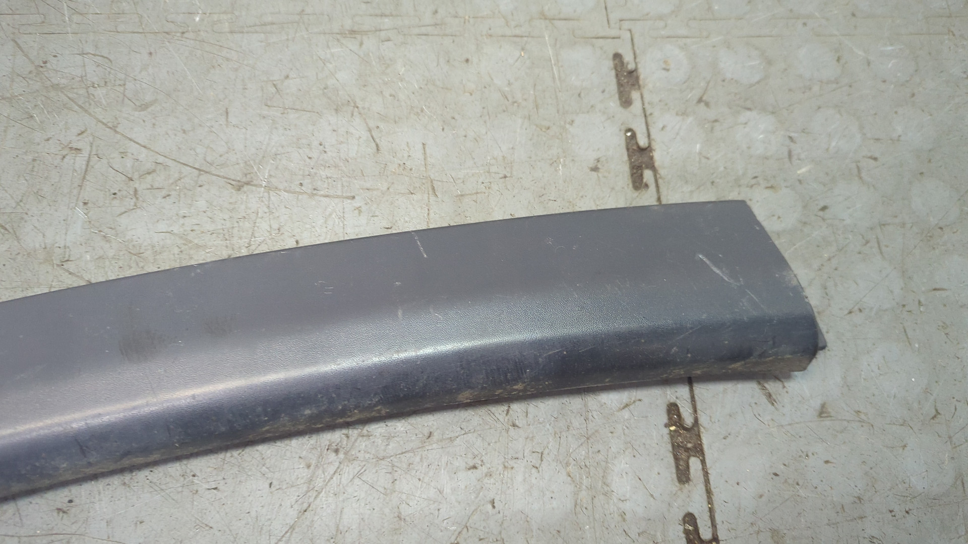 Молдинг заднего крыла правого