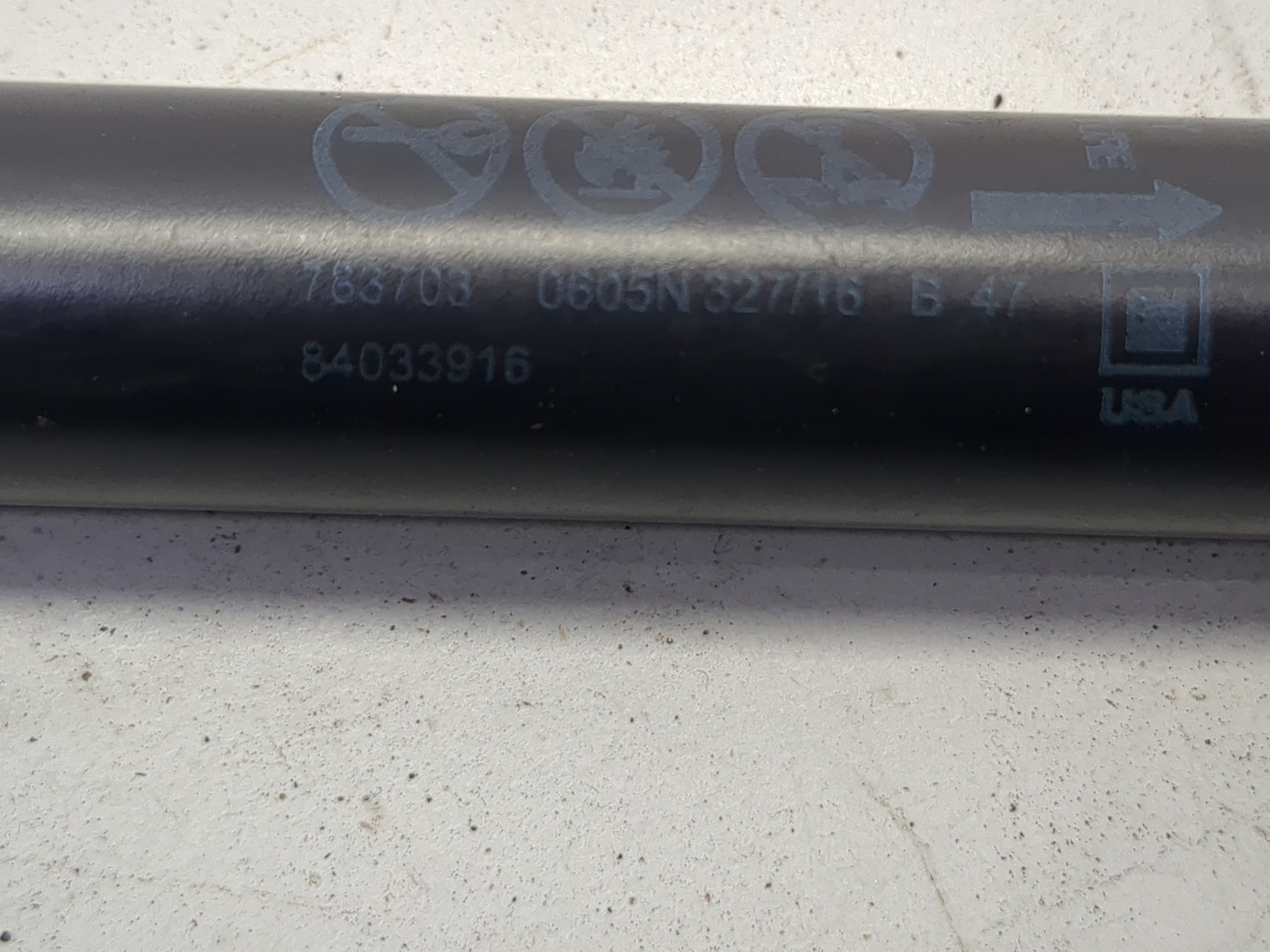 Амортизатор крышки багажника