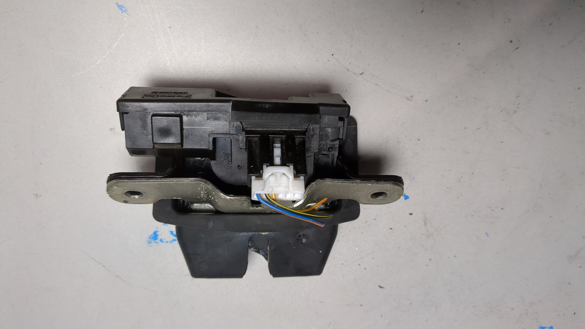 Замок багажника