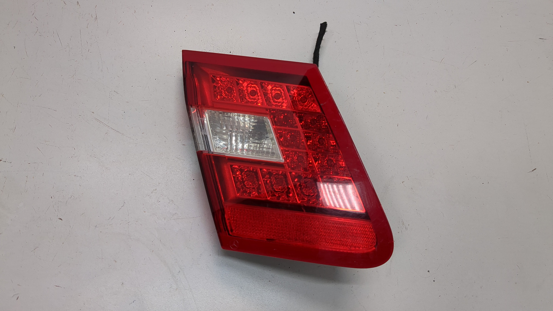 Фонарь задний внутренний левый