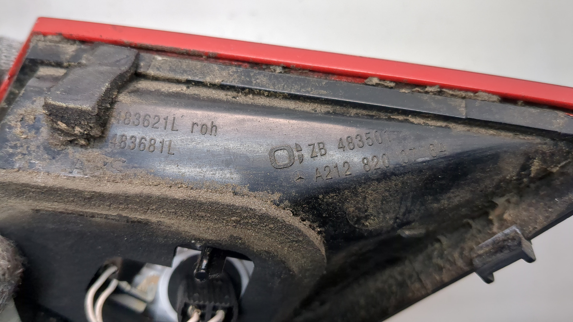 Фонарь задний внутренний левый