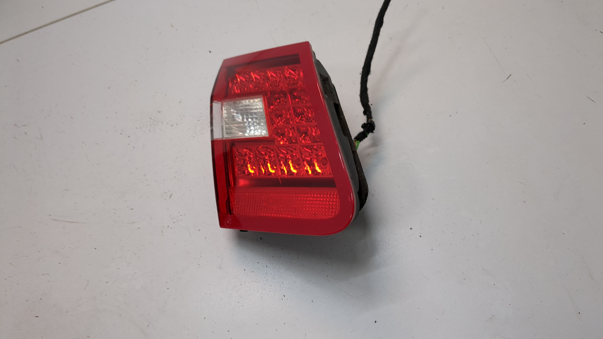 Фонарь задний внутренний левый