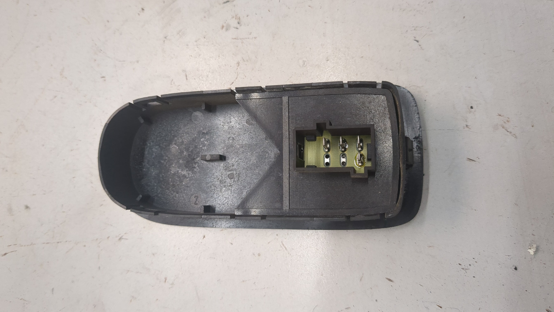 Кнопка стеклоподъемника