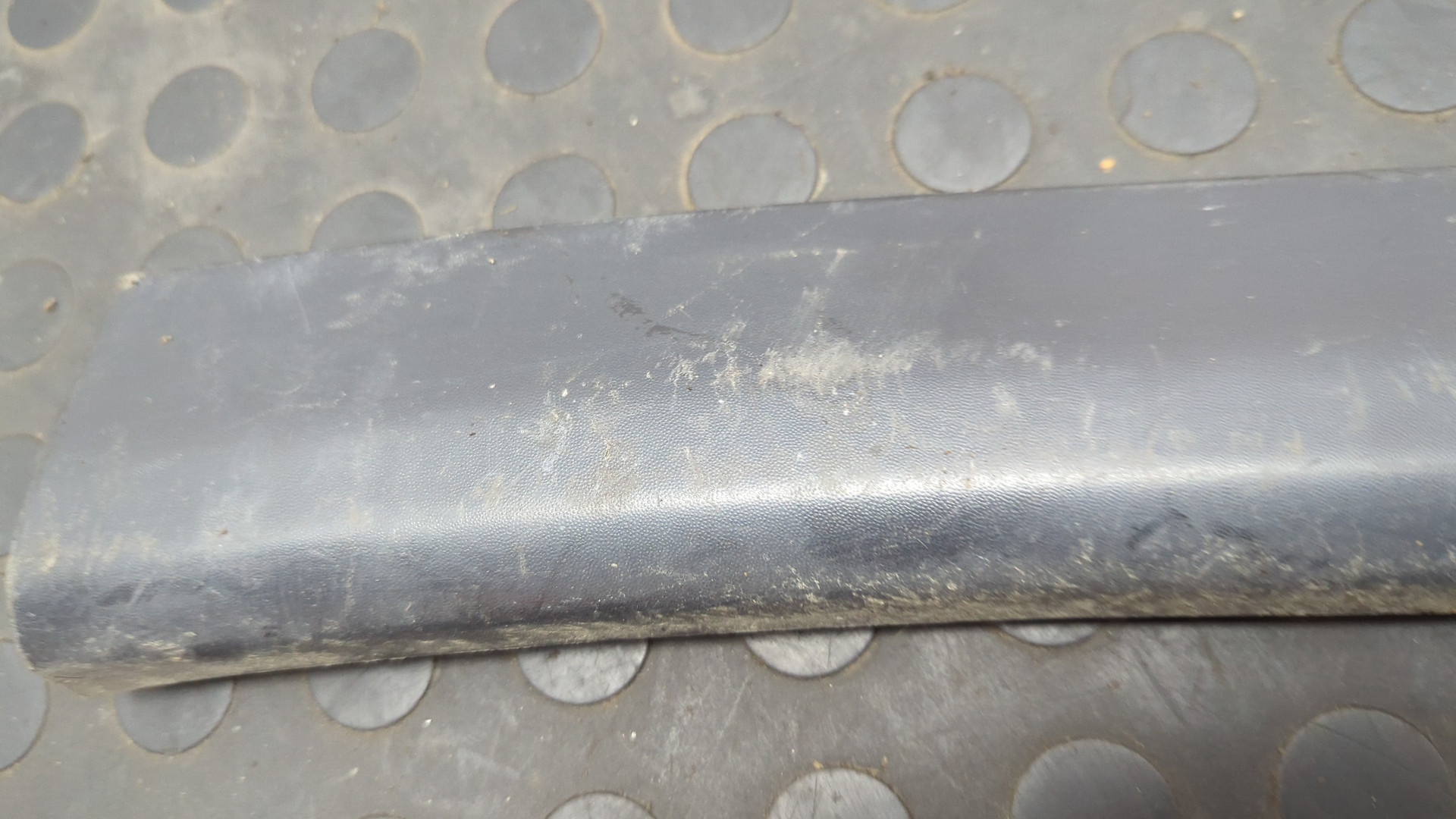 Накладка заднего крыла левого