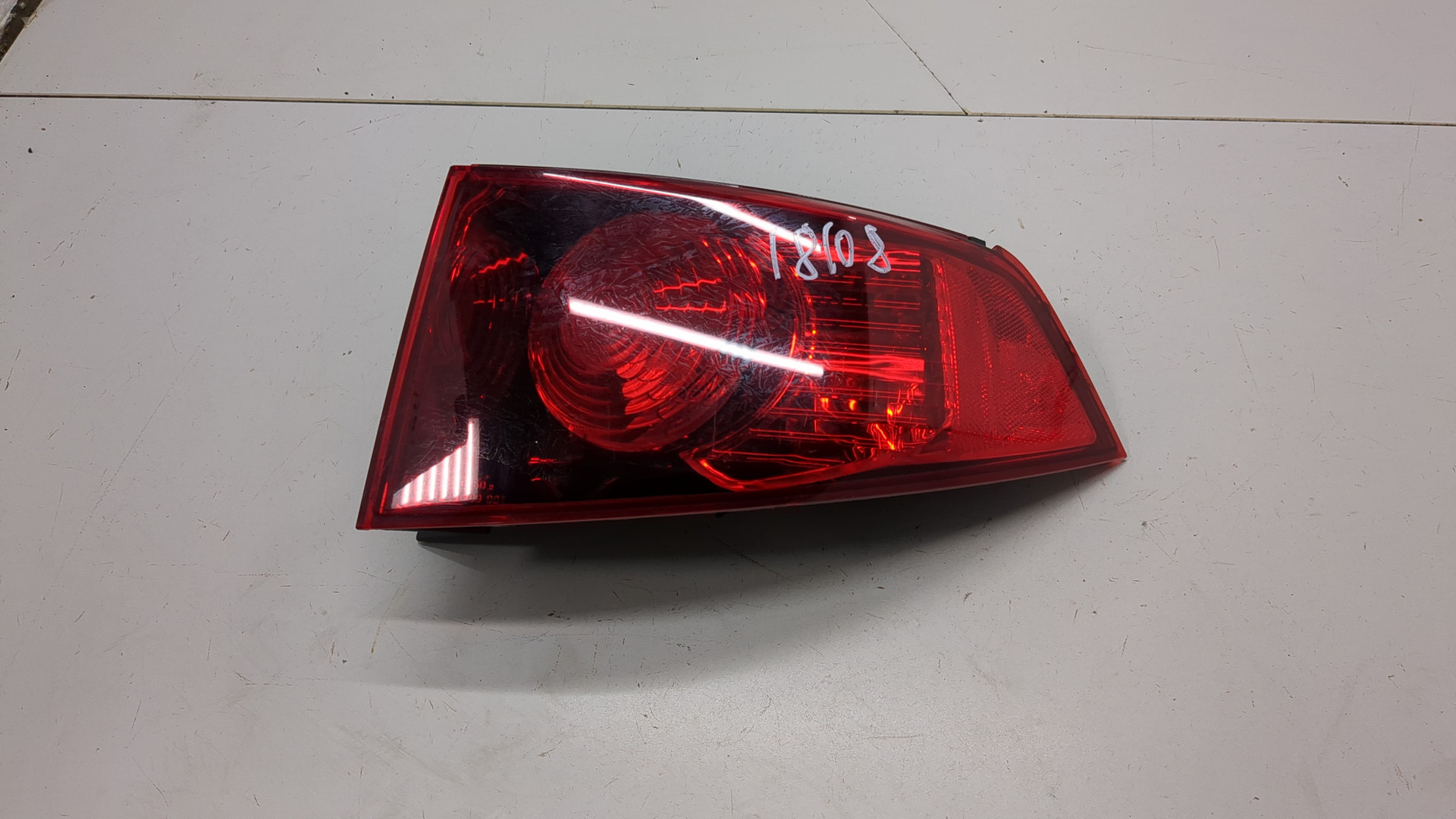 Фонарь задний правый