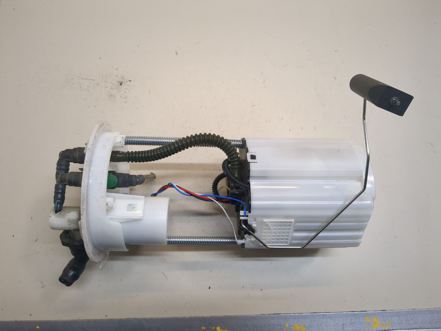 Насос топливный электрический