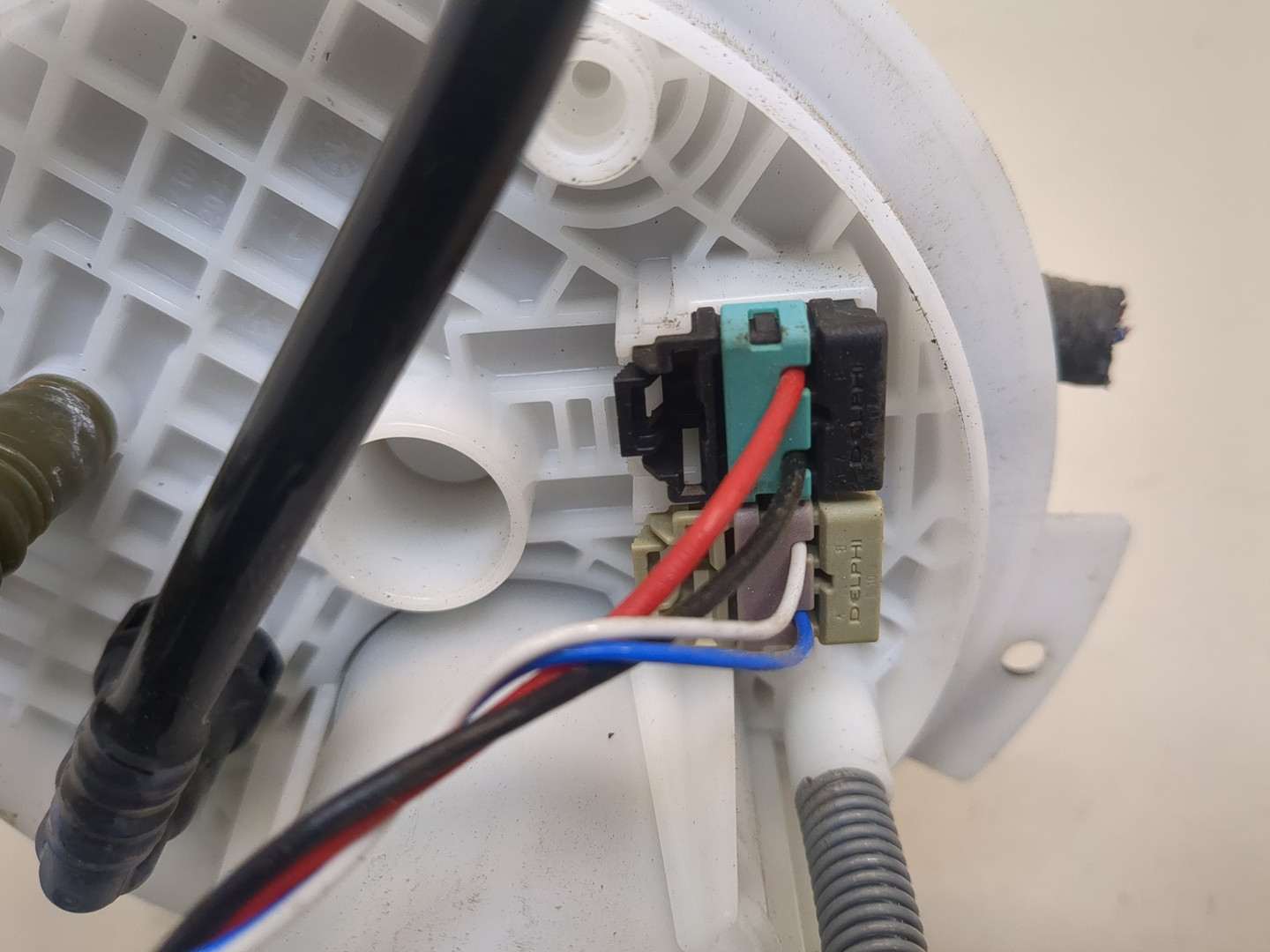 Насос топливный электрический