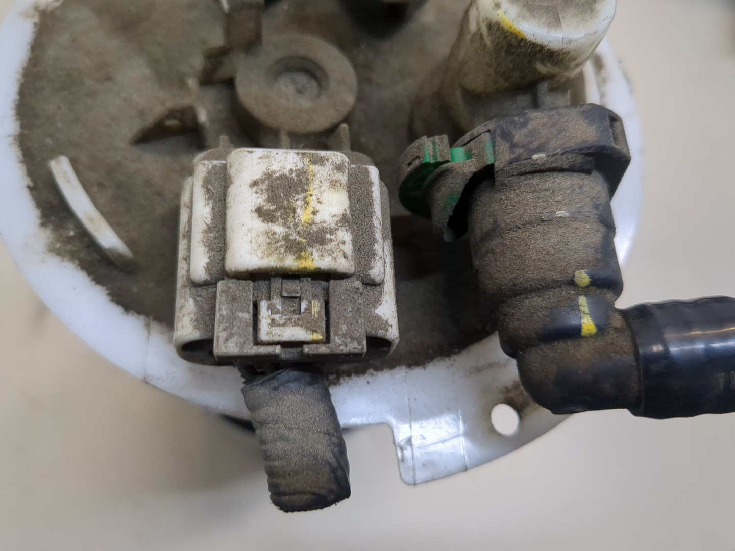 Насос топливный электрический