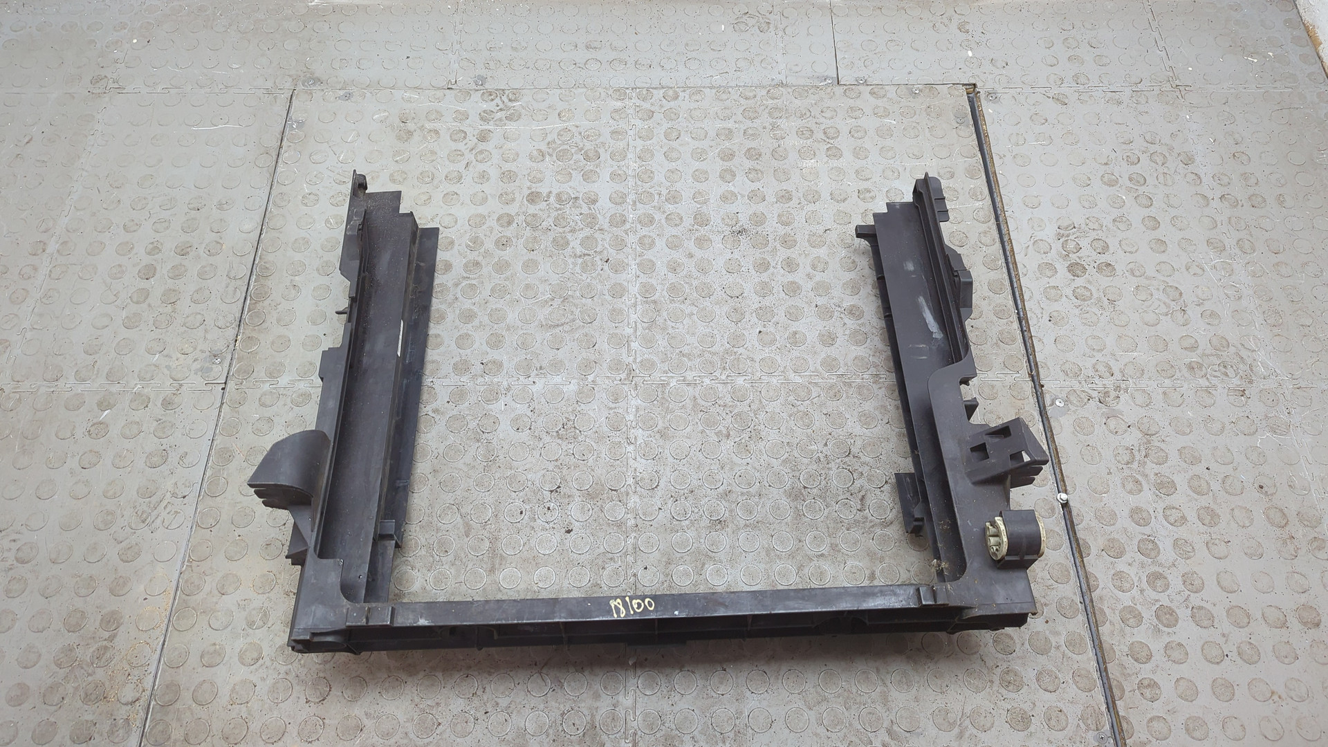 Кронштейн радиатора