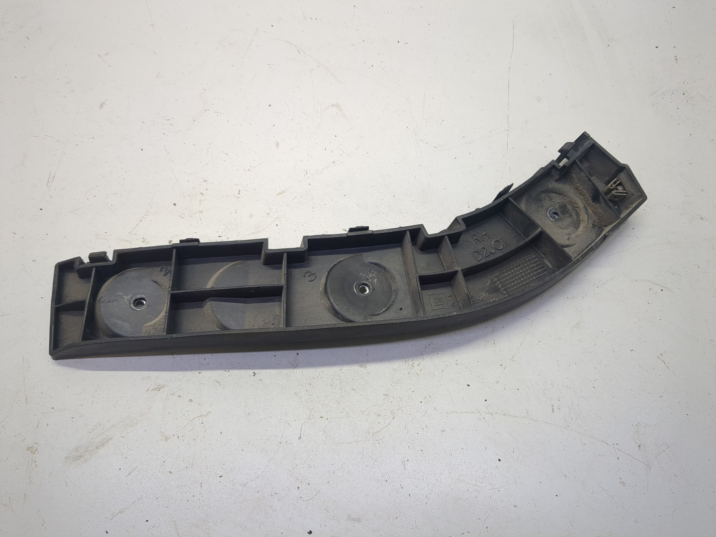 Кронштейн заднего бампера правый