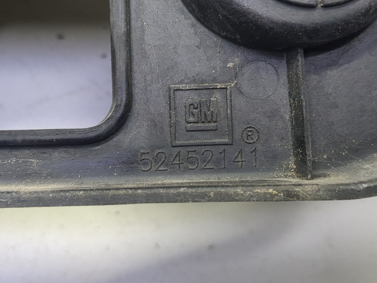 Кронштейн заднего бампера левый