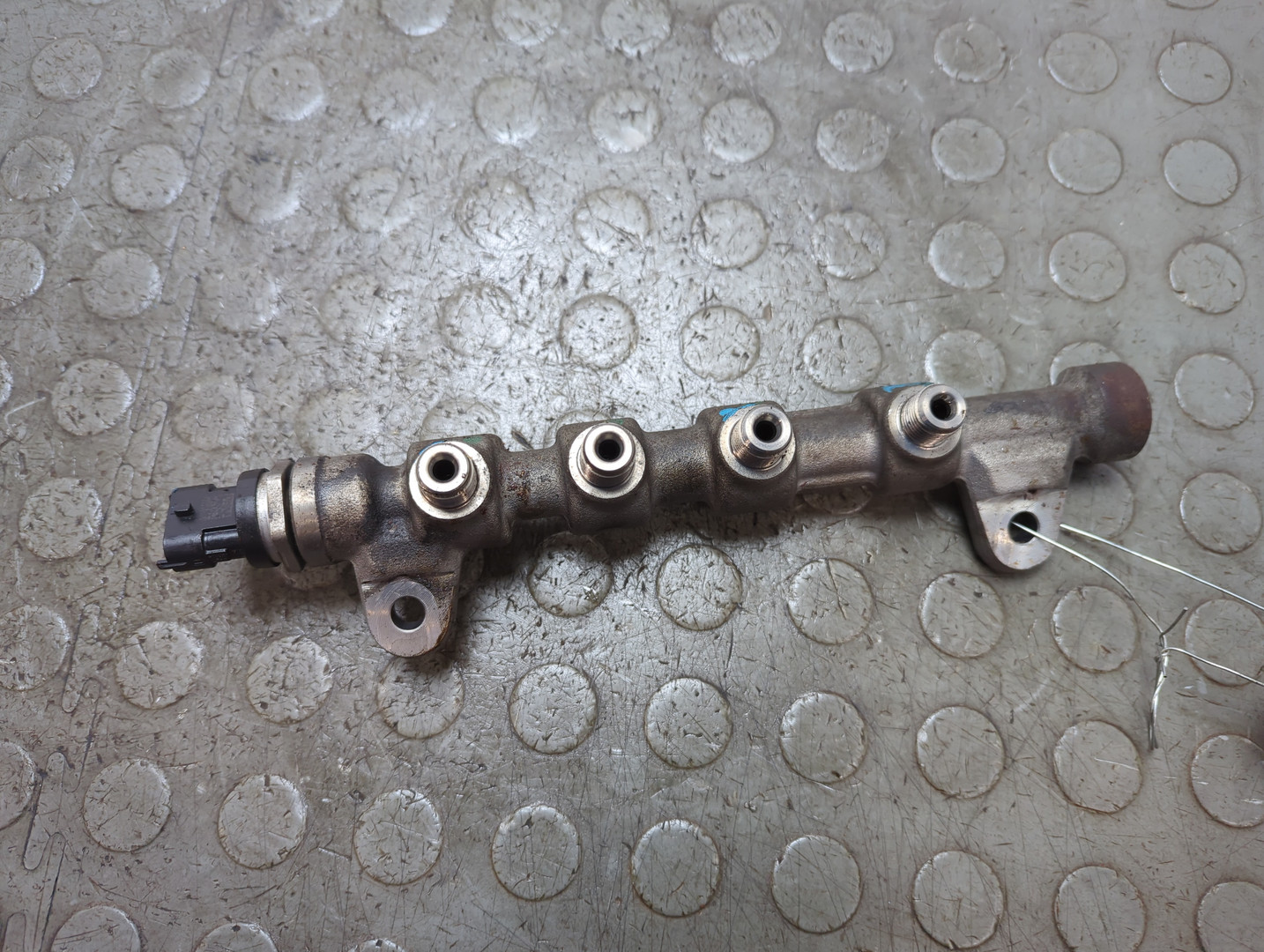 Рейка топливная (рампа)