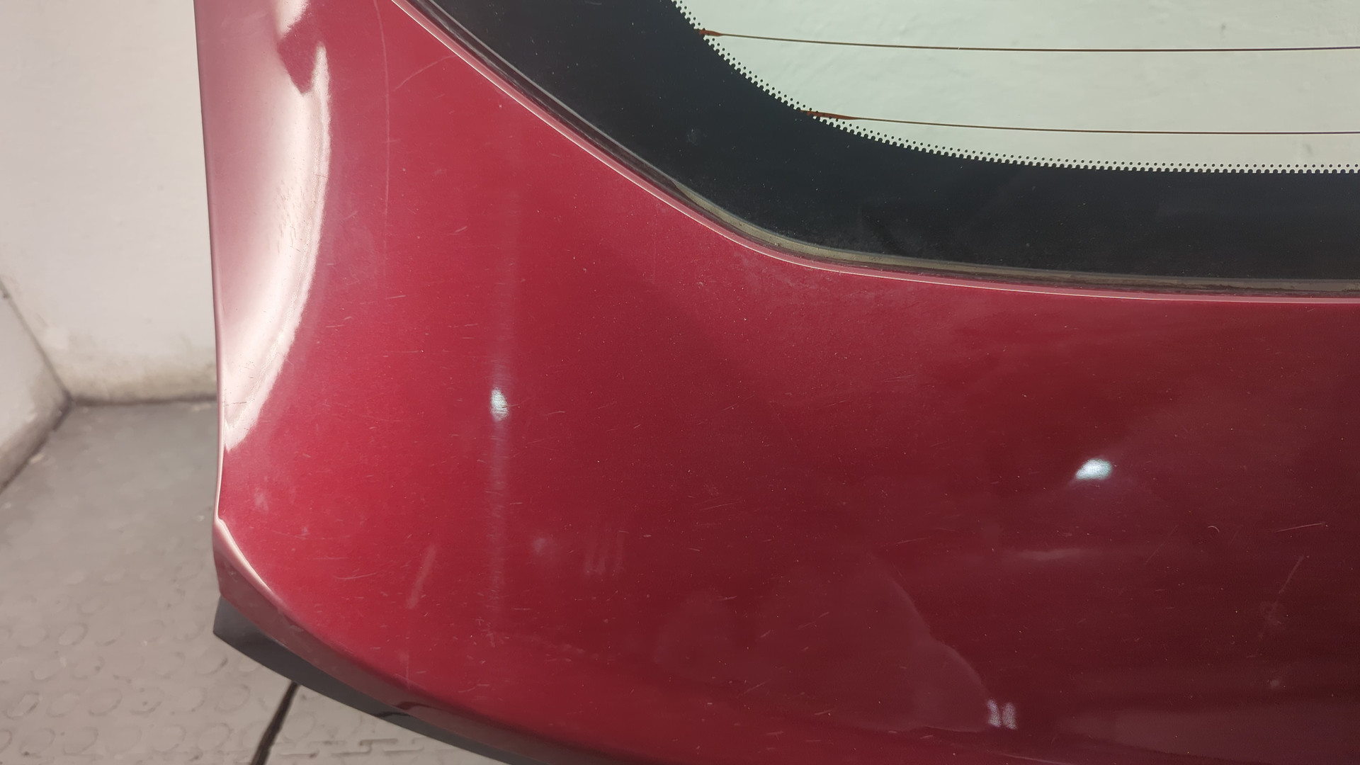 Дверь багажника