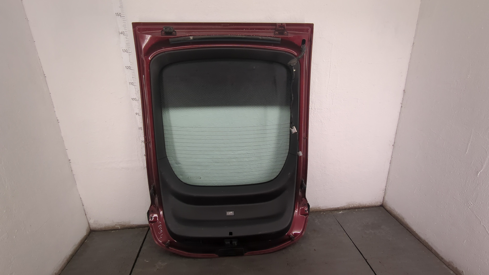 Дверь багажника