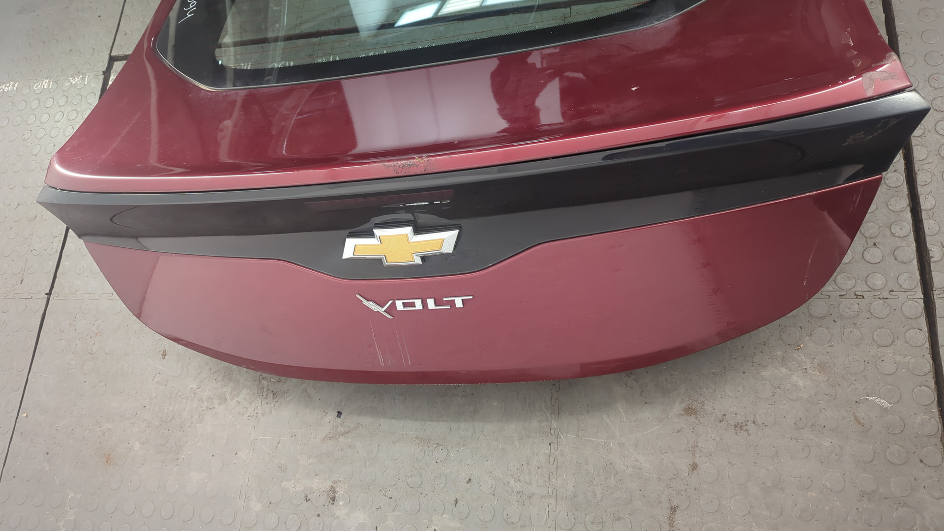 Дверь багажника