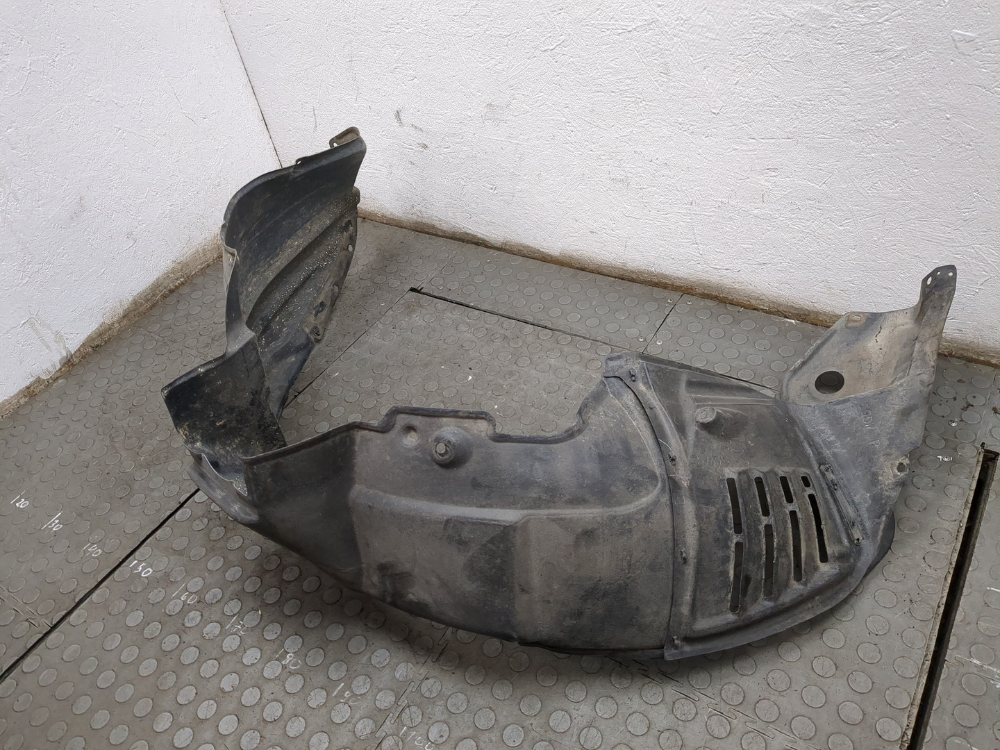 Локер передний правый