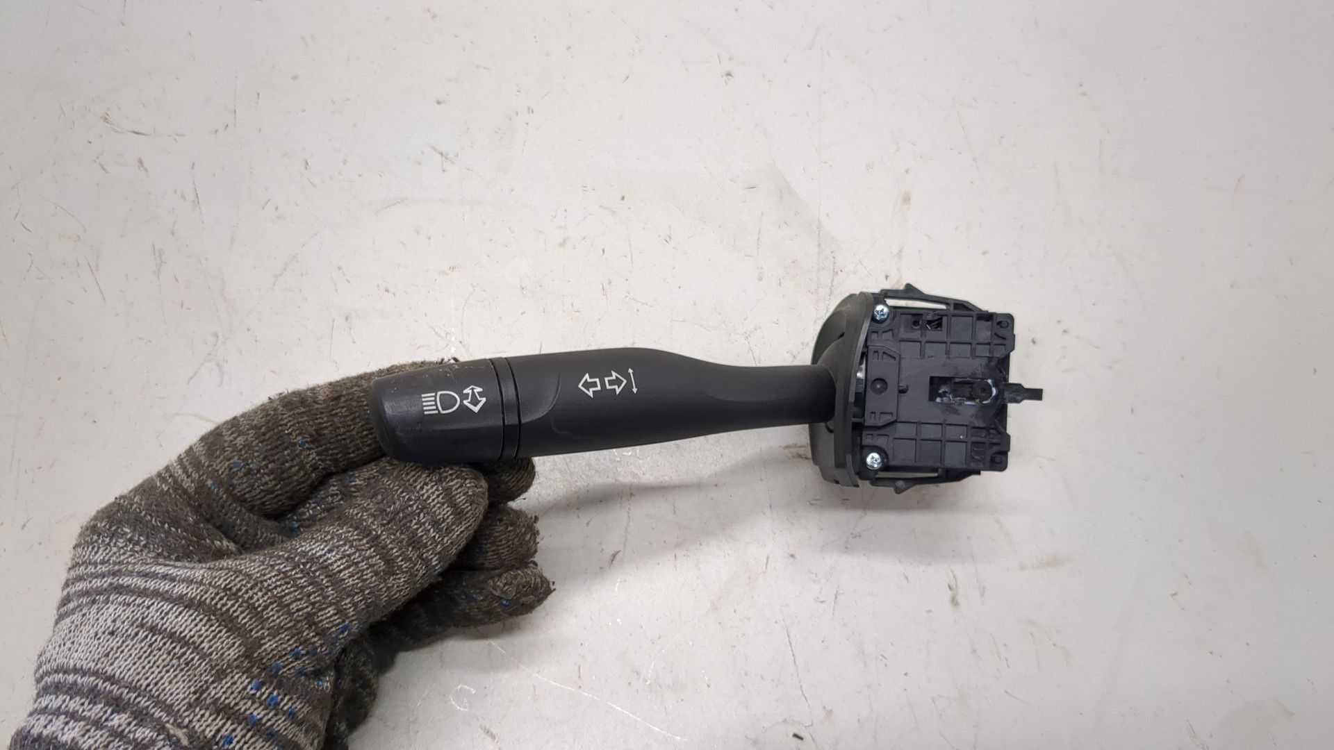 Переключатель поворотов подрулевой